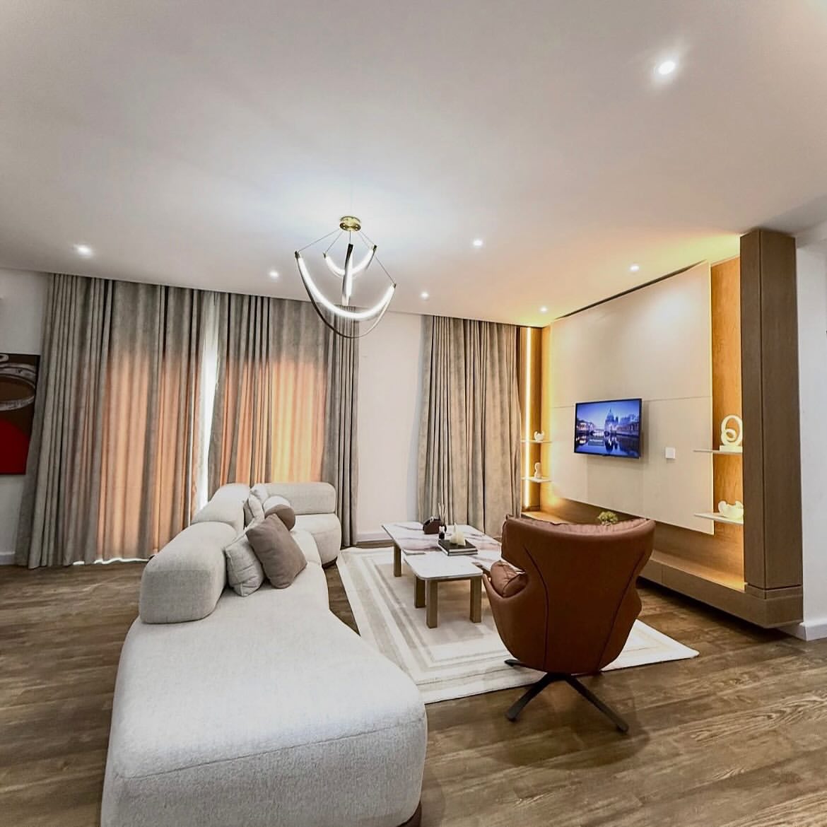 Jabi Oasis: 3BR with Pool, Gym & 24/7 Luxury