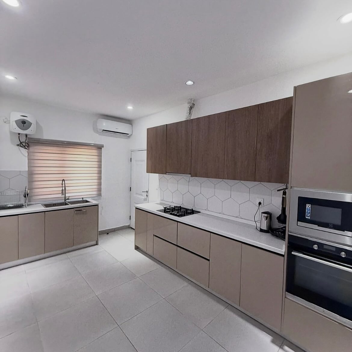 Jabi Oasis: 3BR with Pool, Gym & 24/7 Luxury