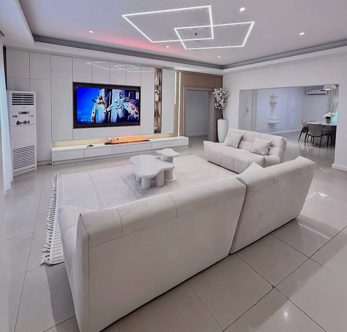 Smart Luxury: Mabushi 2BR with Pool & 24/7 Comfort