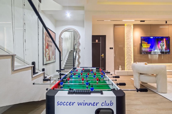 Luxury 1-Bed Loft with Pool & PS5 in Lekki