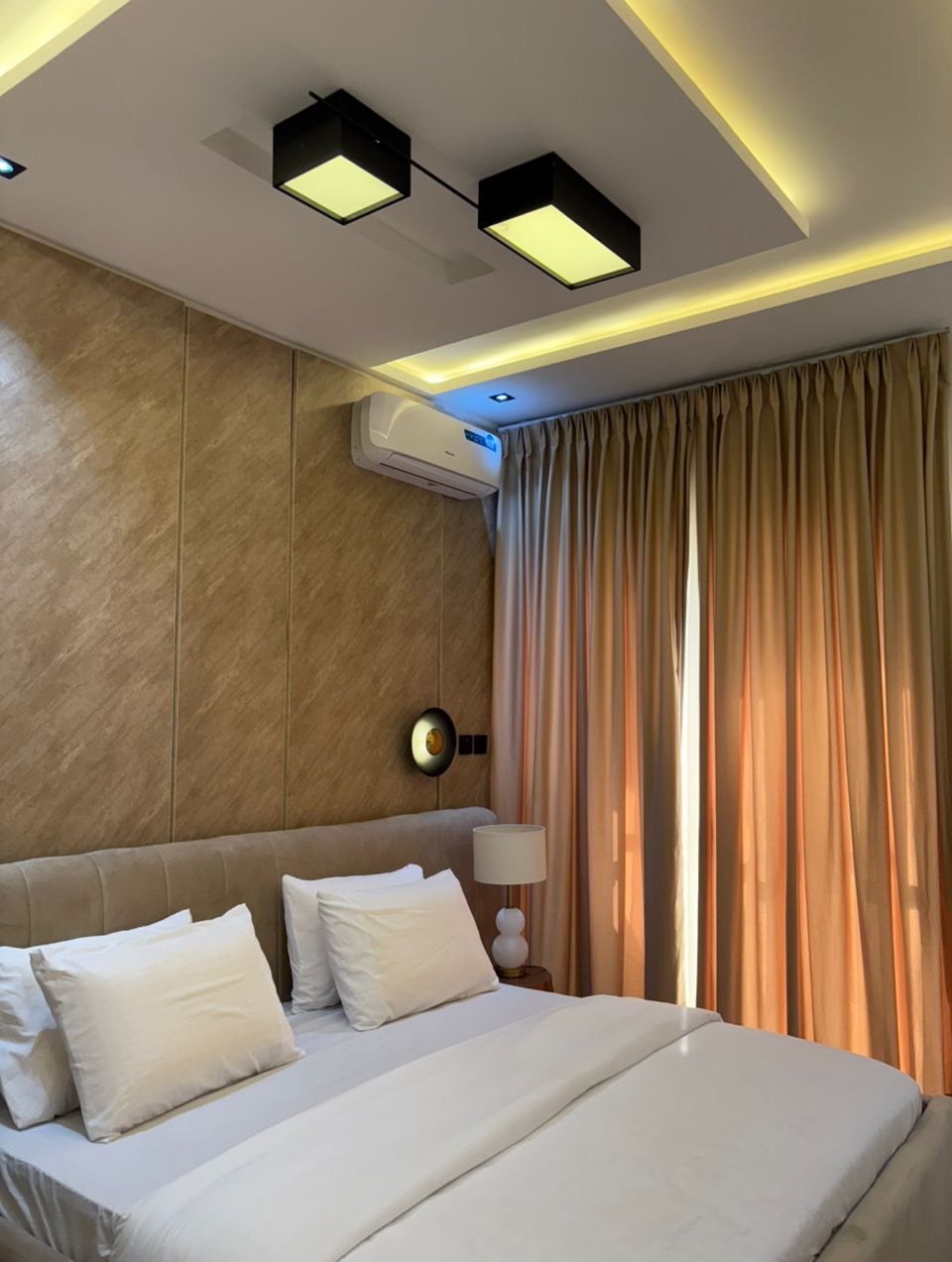 Luxury 2-Bed Shortlet with Pool & Gym in Ikate