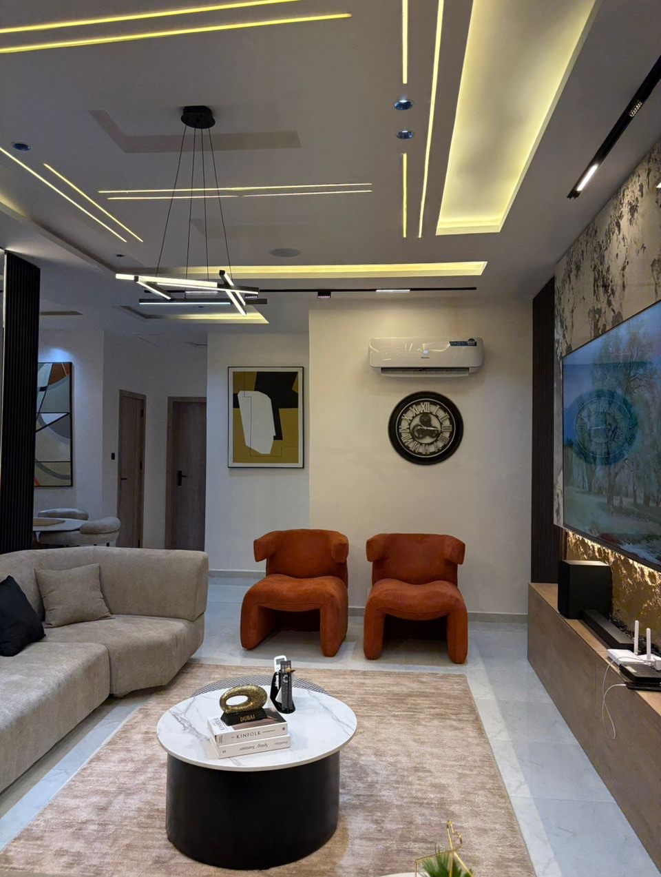 Luxury 2-Bed Shortlet with Pool & Gym in Ikate