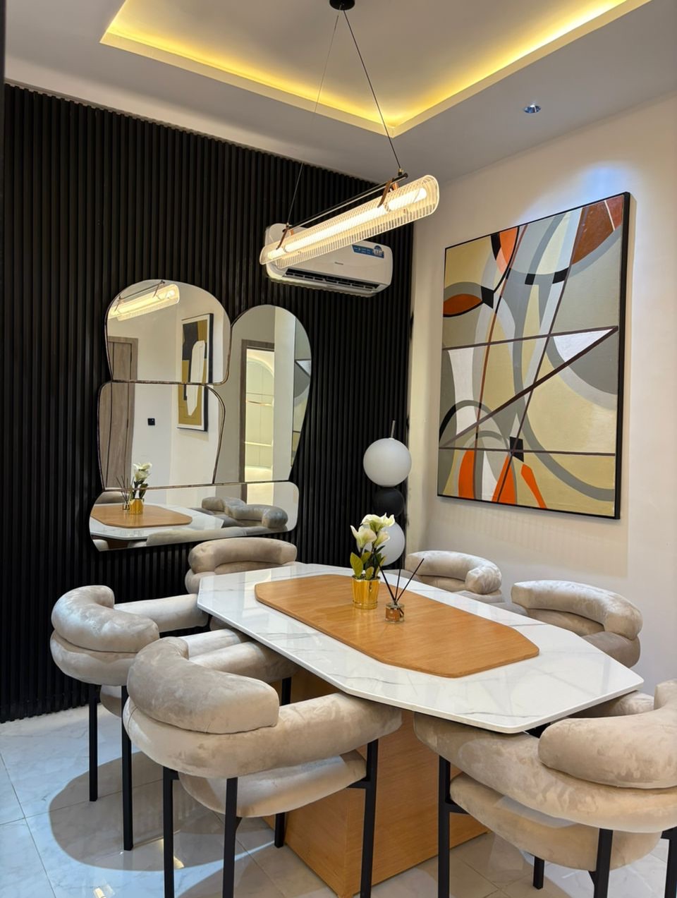 Luxury 2-Bed Shortlet with Pool & Gym in Ikate