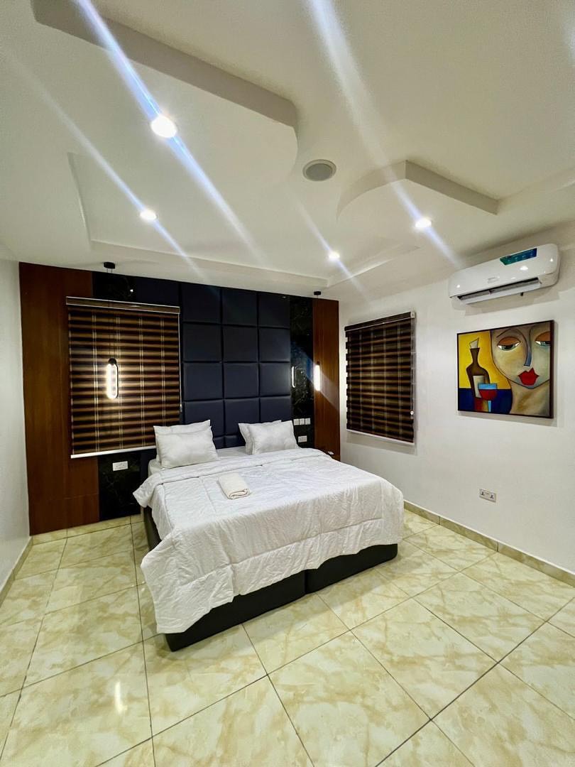 Spacious Mabushi Oasis: 4-Bed Haven with Table Tennis