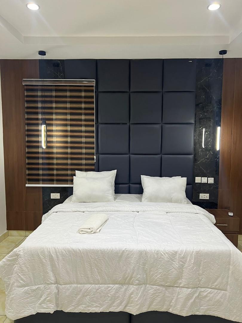 Spacious Mabushi Oasis: 4-Bed Haven with Table Tennis