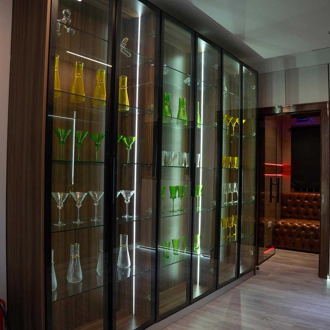 Maitama Oasis: Poolside One-Bedroom with 24/7 Luxury