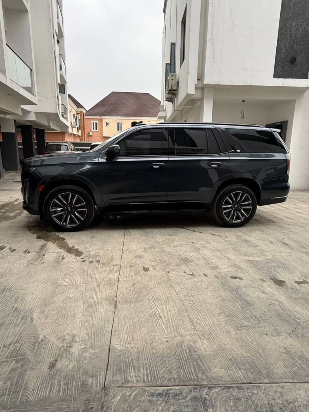 Luxury 2021 Escalade: Immaculate & Ready in Lekki