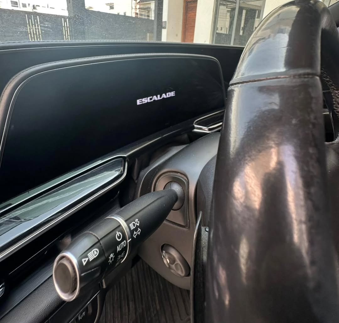 Luxury 2021 Escalade: Immaculate & Ready in Lekki