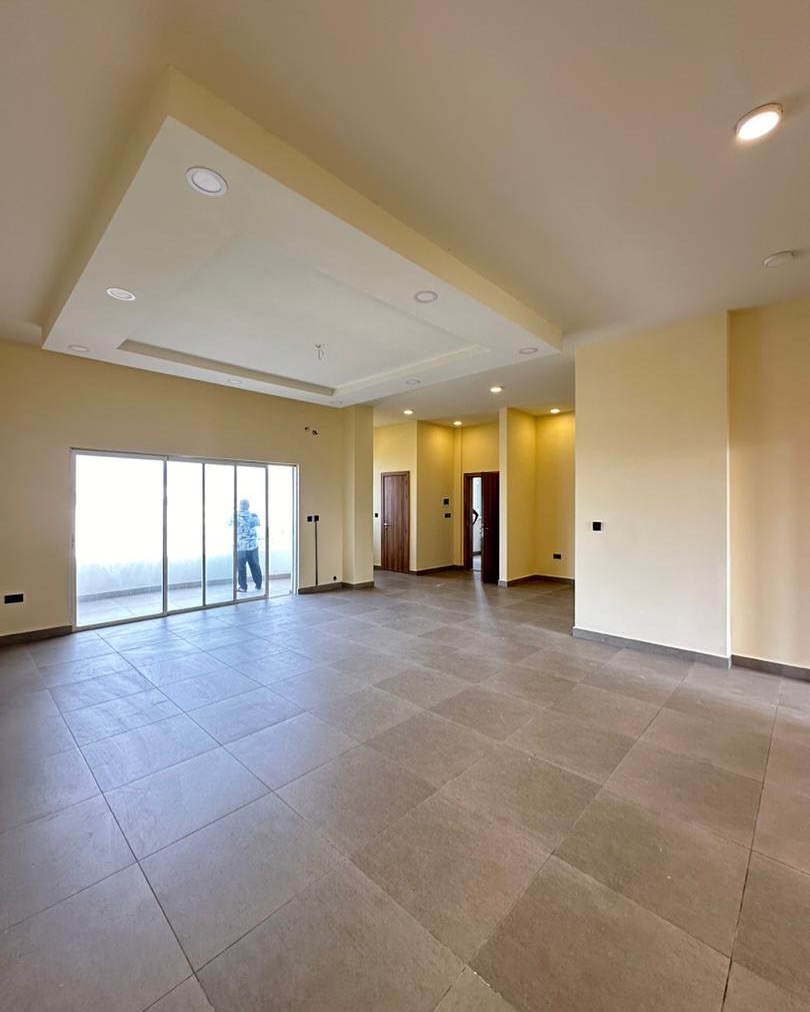 Luxury 3-Bed Ensuite with Pool & Gym, VI