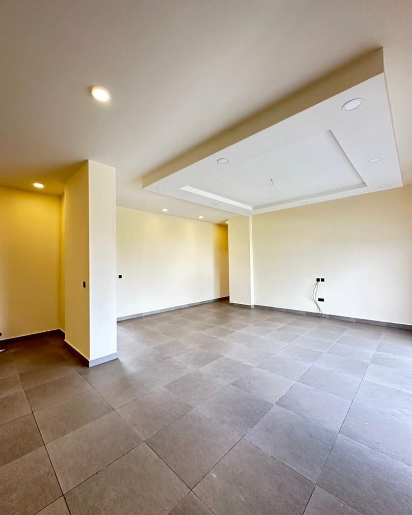 Luxury 3-Bed Ensuite with Pool & Gym, VI