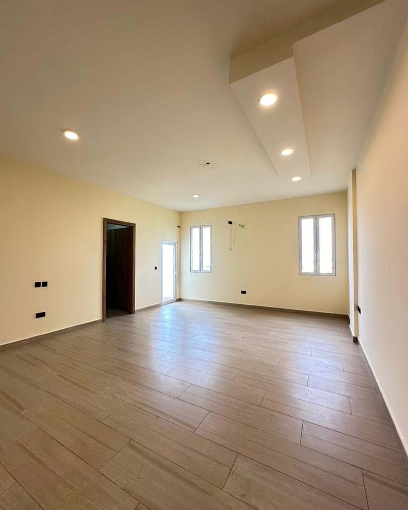 Luxury 3-Bed Ensuite with Pool & Gym, VI