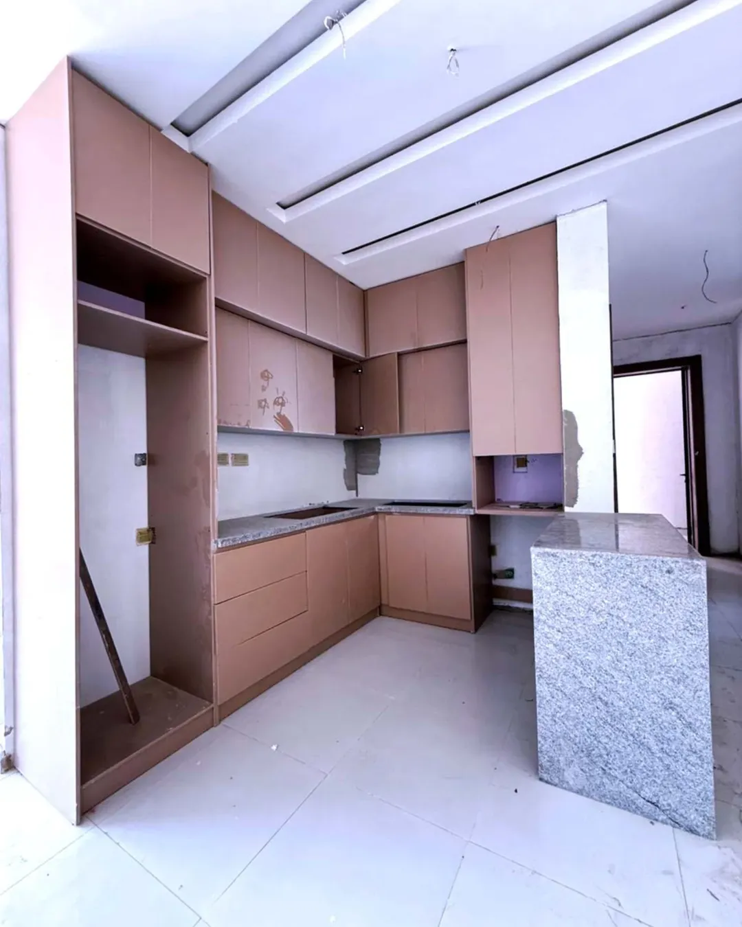 Lekki Luxury: Rooftop Penthouse & 2-Bed Apartment