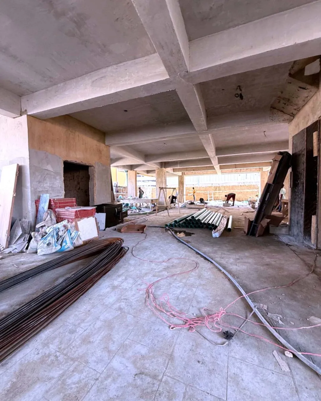 Lekki Luxury: Rooftop Penthouse & 2-Bed Apartment