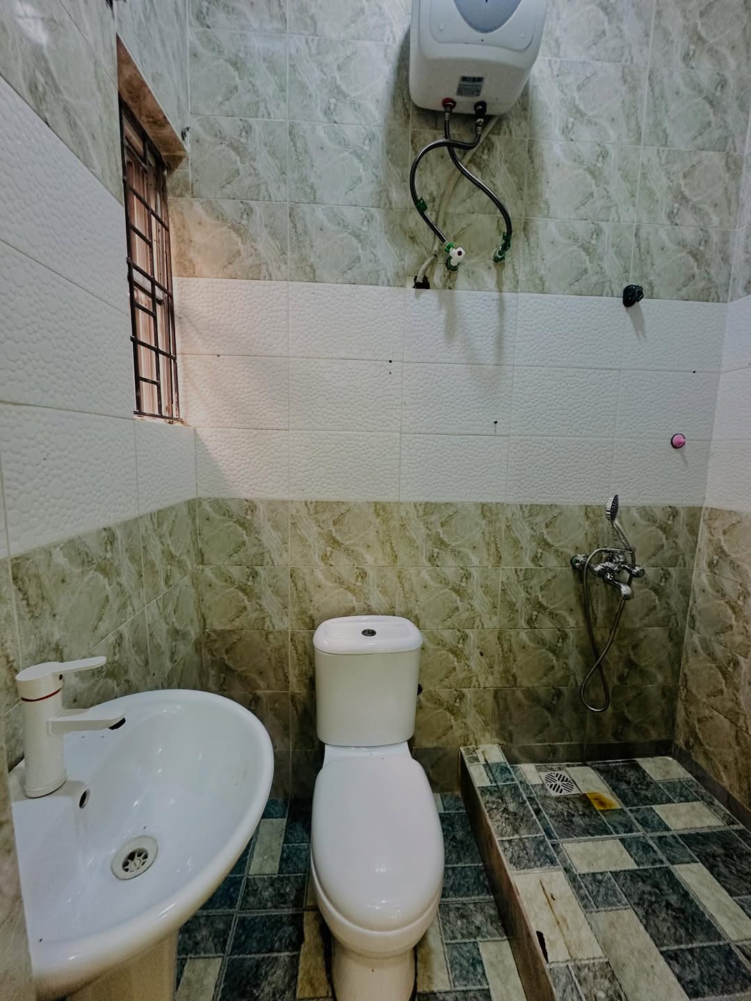 Luxury 2-Bed Ensuite in Lekki Phase One