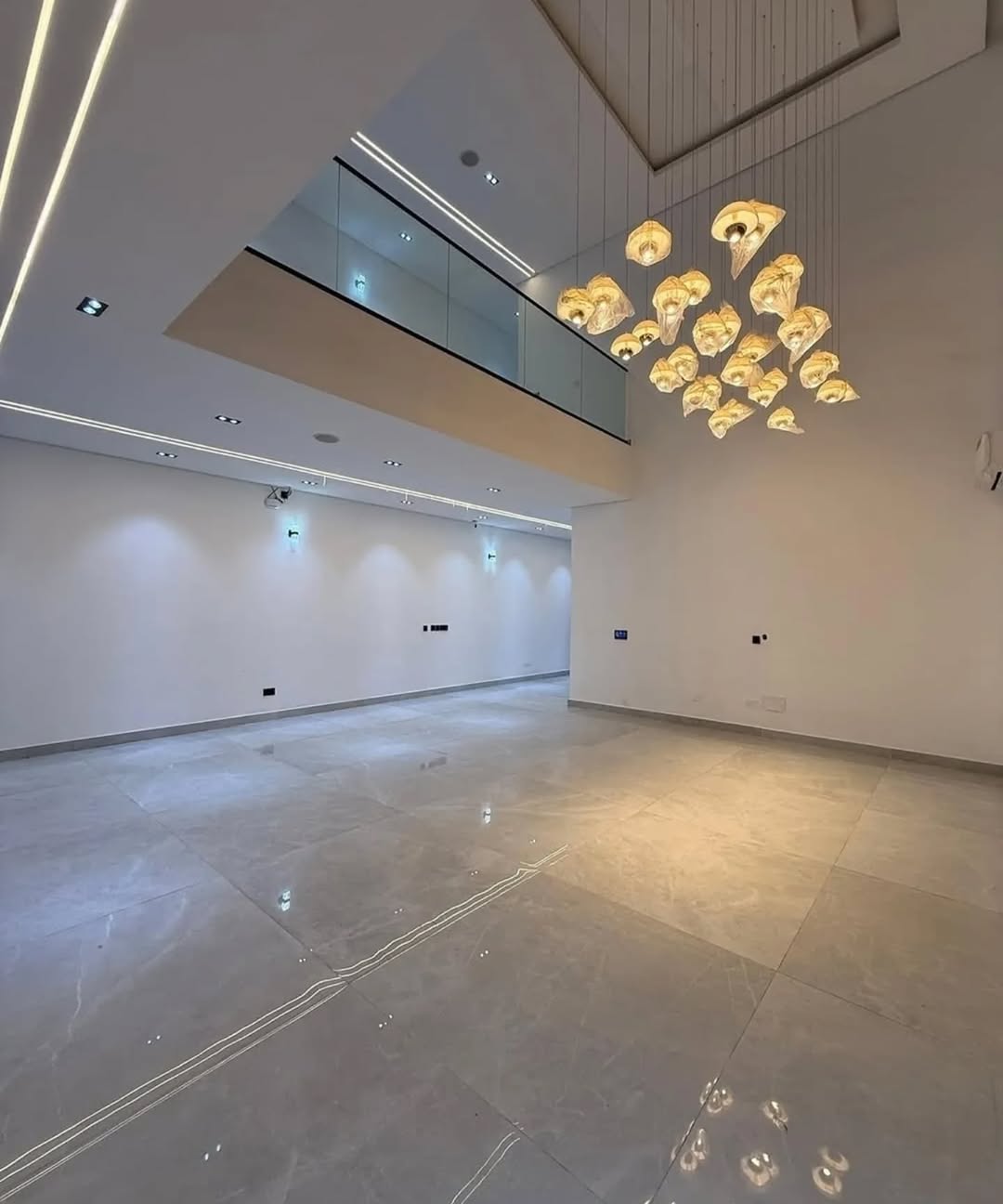 Lekki Luxury: 5-Bed Smart Home with Pool & Cinema