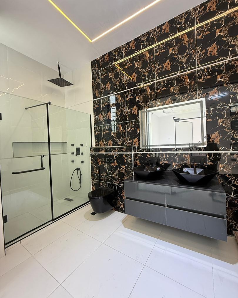 Luxury 5-Bed Dulex with Private Pool in Chevron Lekki