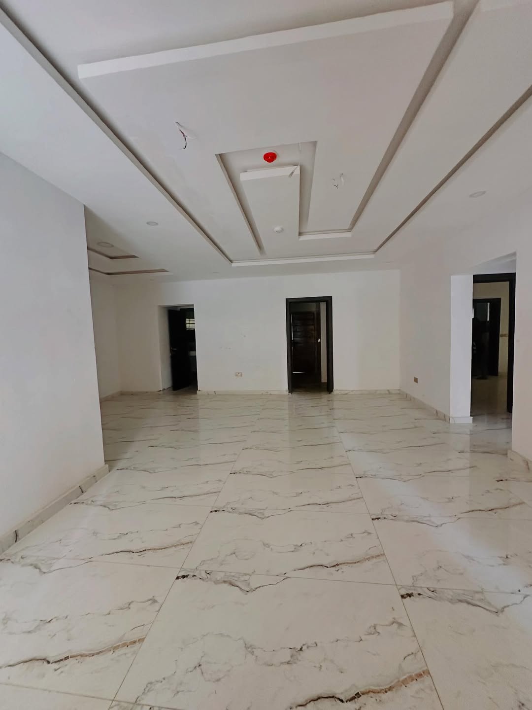 Luxury 2-Bed Apartment with Pool & Gym in Lekki