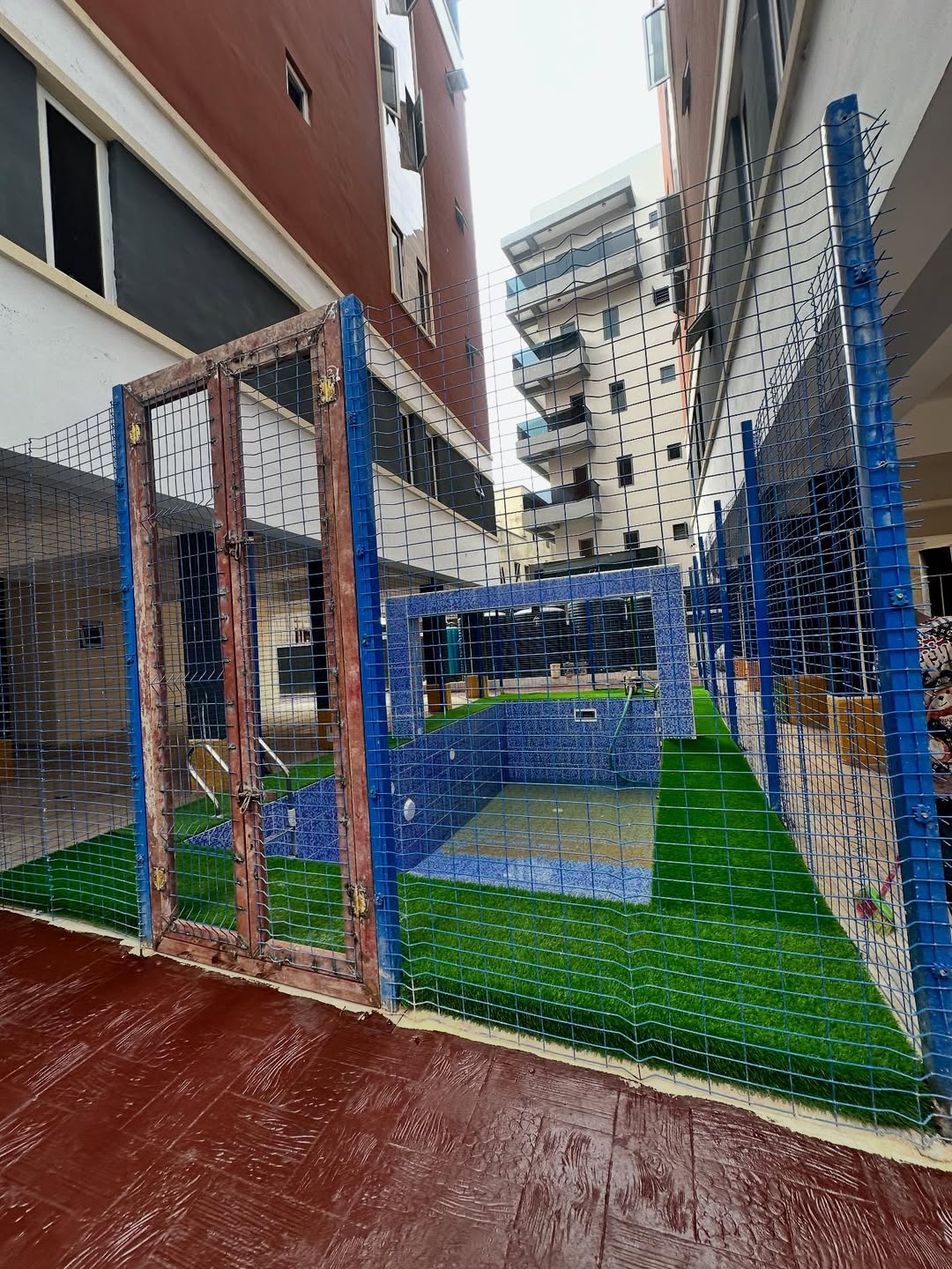 Luxury 2-Bed Apartment with Pool & Gym in Lekki