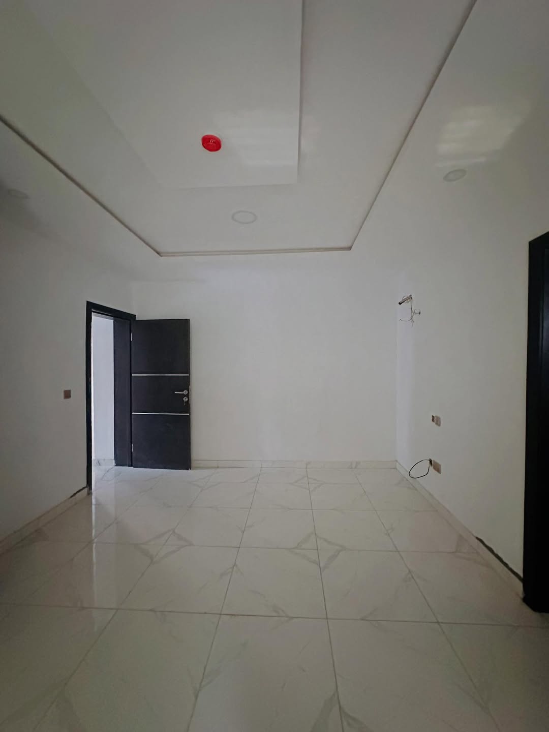 Luxury 2-Bed Apartment with Pool & Gym in Lekki