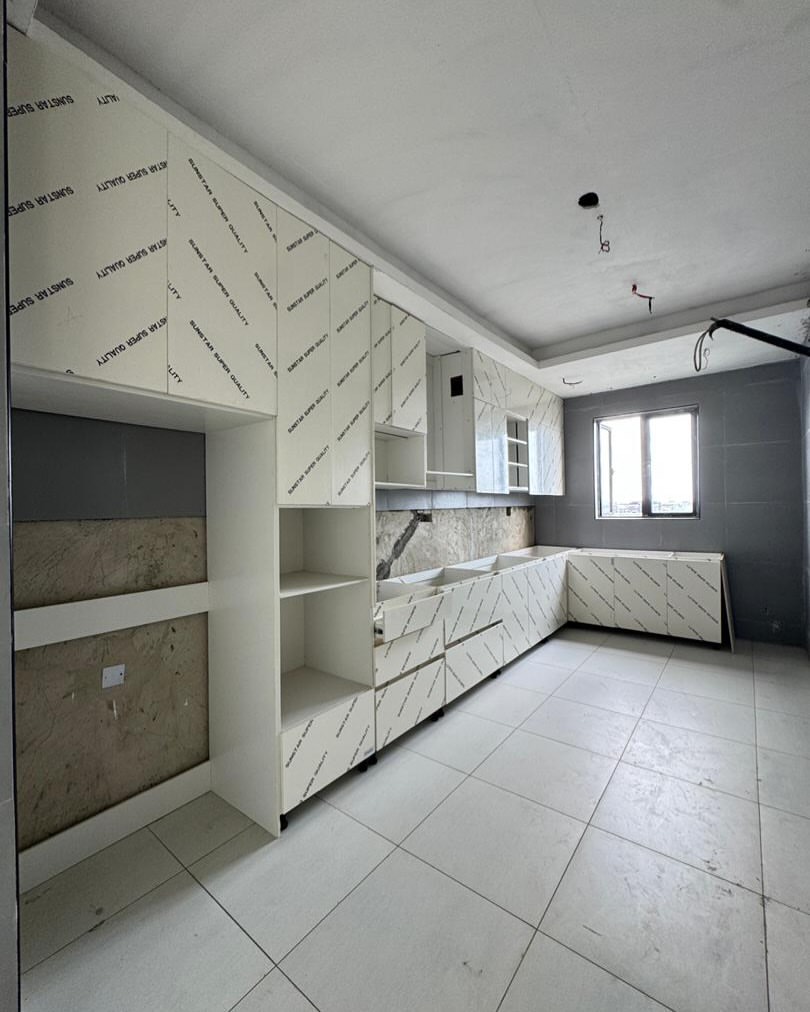 Luxury Ikate Haven: 2 & 3 Bed Apartments & Penthouse