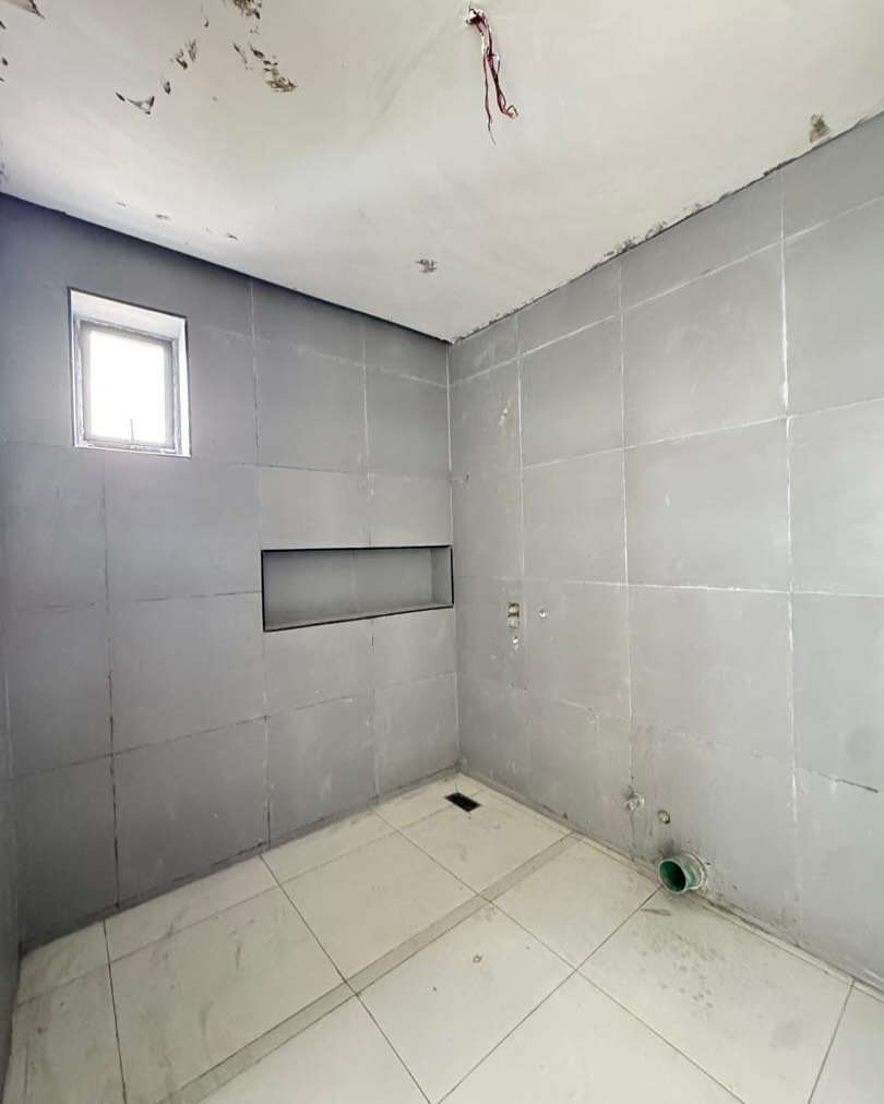 Luxury Ikate Haven: 2 & 3 Bed Apartments & Penthouse