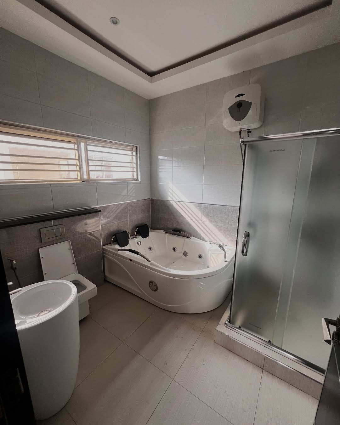 Luxury 5-Bed Ikate Estate Home with BQ & 24/7 Power