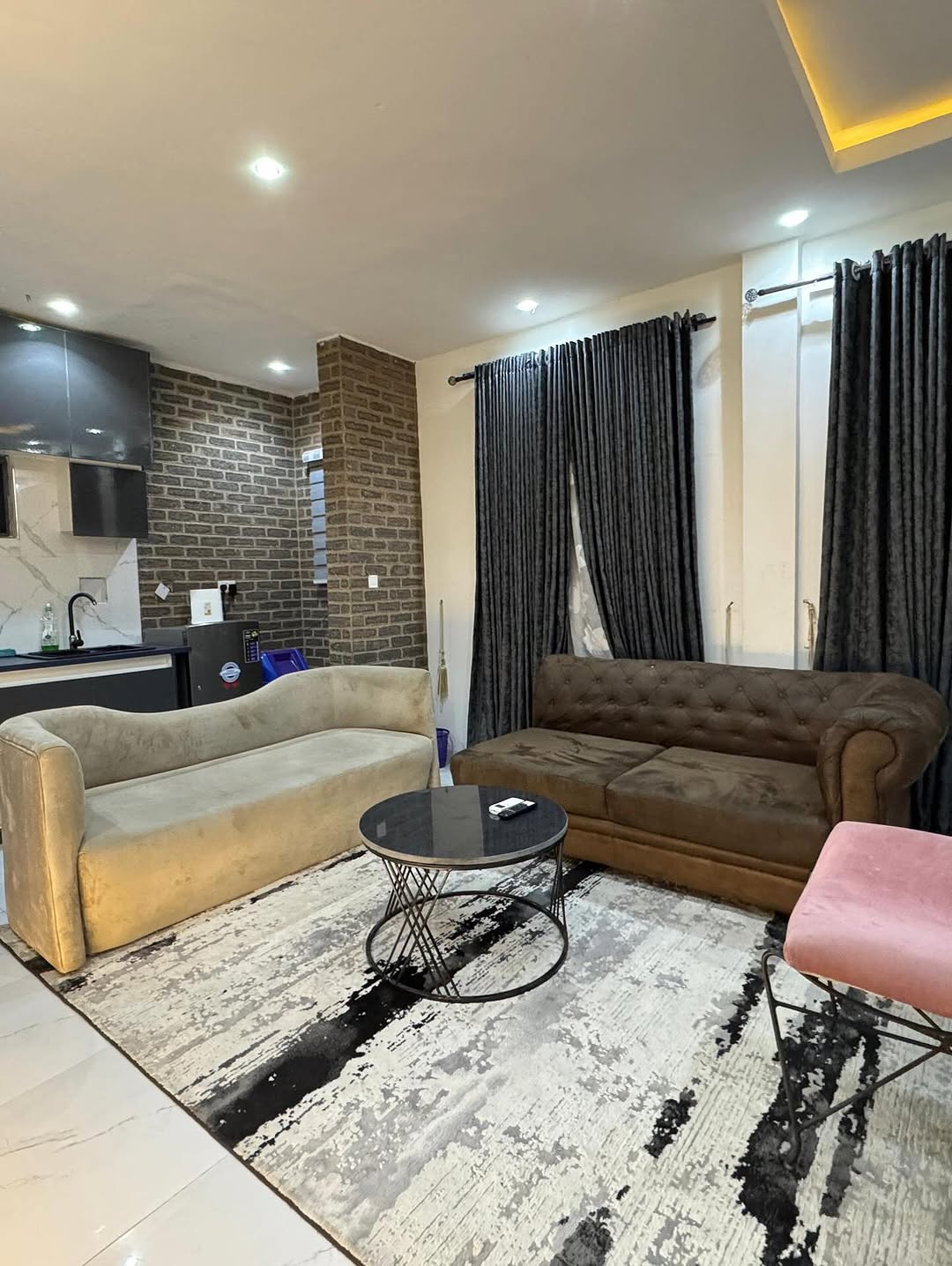 Luxury One-Bedroom Shortlet in Lekki Phase 1