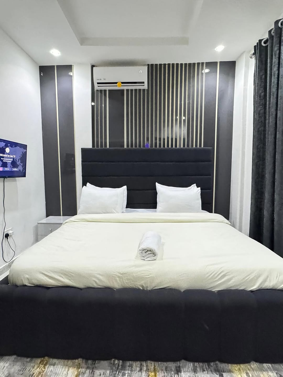 Luxury One-Bedroom Shortlet in Lekki Phase 1