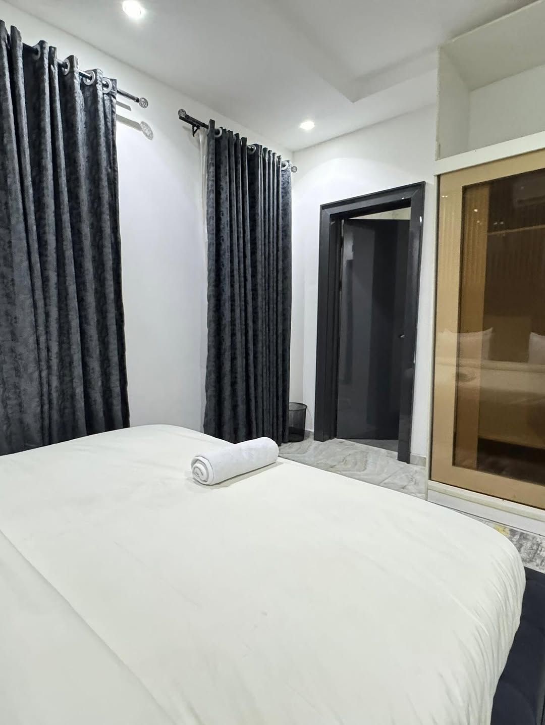 Luxury One-Bedroom Shortlet in Lekki Phase 1