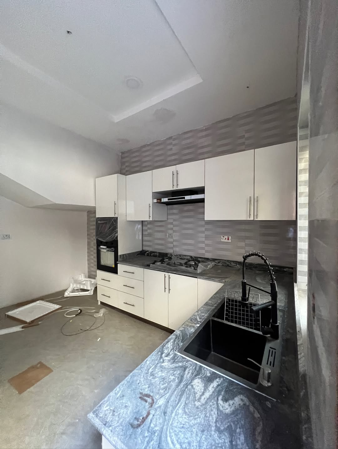 Luxury 4-Bed Duplex in Lekki: Pool, Ensuites & Modern Design