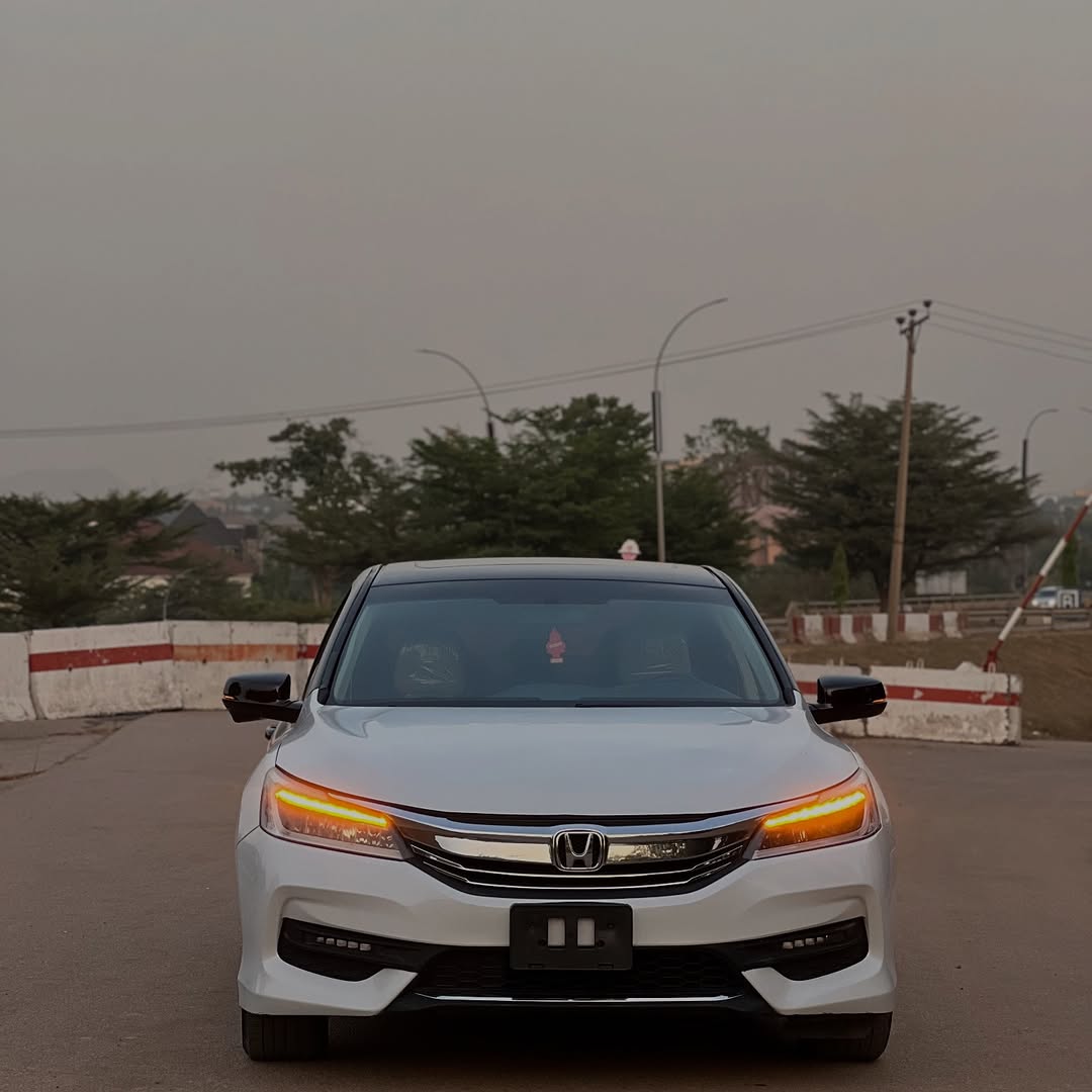 2016 Honda Accord: Unbeatable Value, Pristine Condition