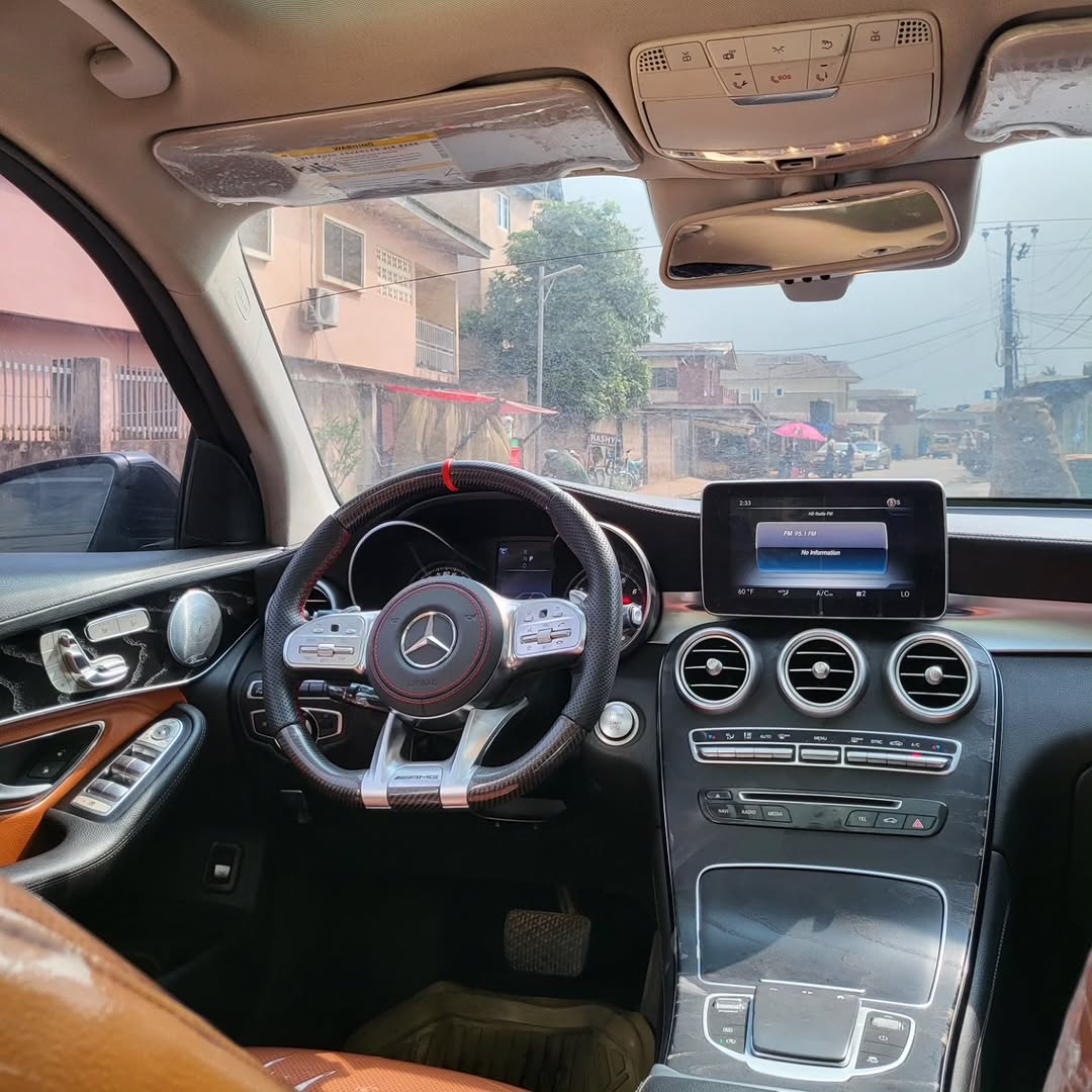 Luxury Loaded 2017 GLC300: Full Tech, Accident-Free