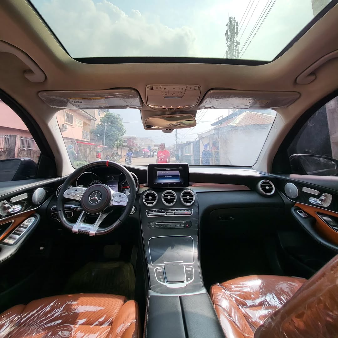 Luxury Loaded 2017 GLC300: Full Tech, Accident-Free