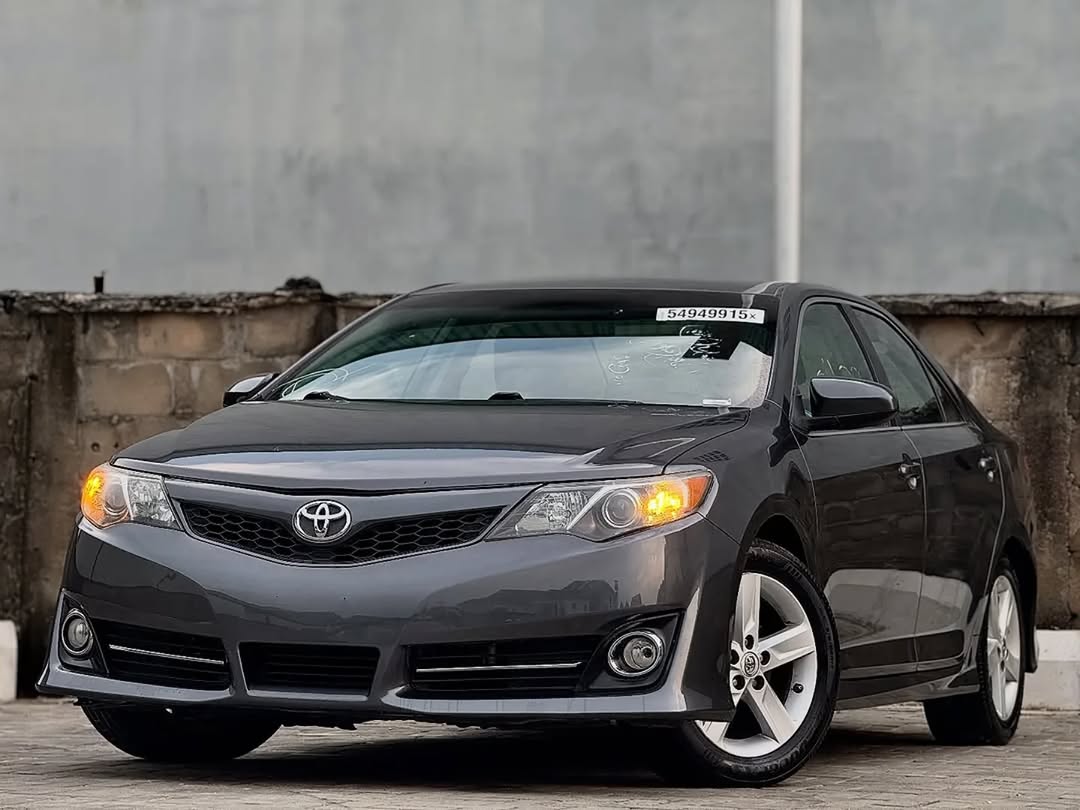 Sporty 2014 Camry SE: Unbeatable Toyota Durability Meets Thrills