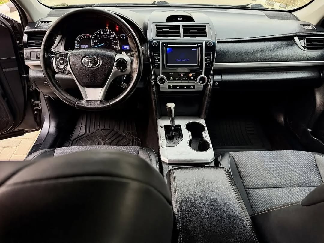 Sporty 2014 Camry SE: Unbeatable Toyota Durability Meets Thrills