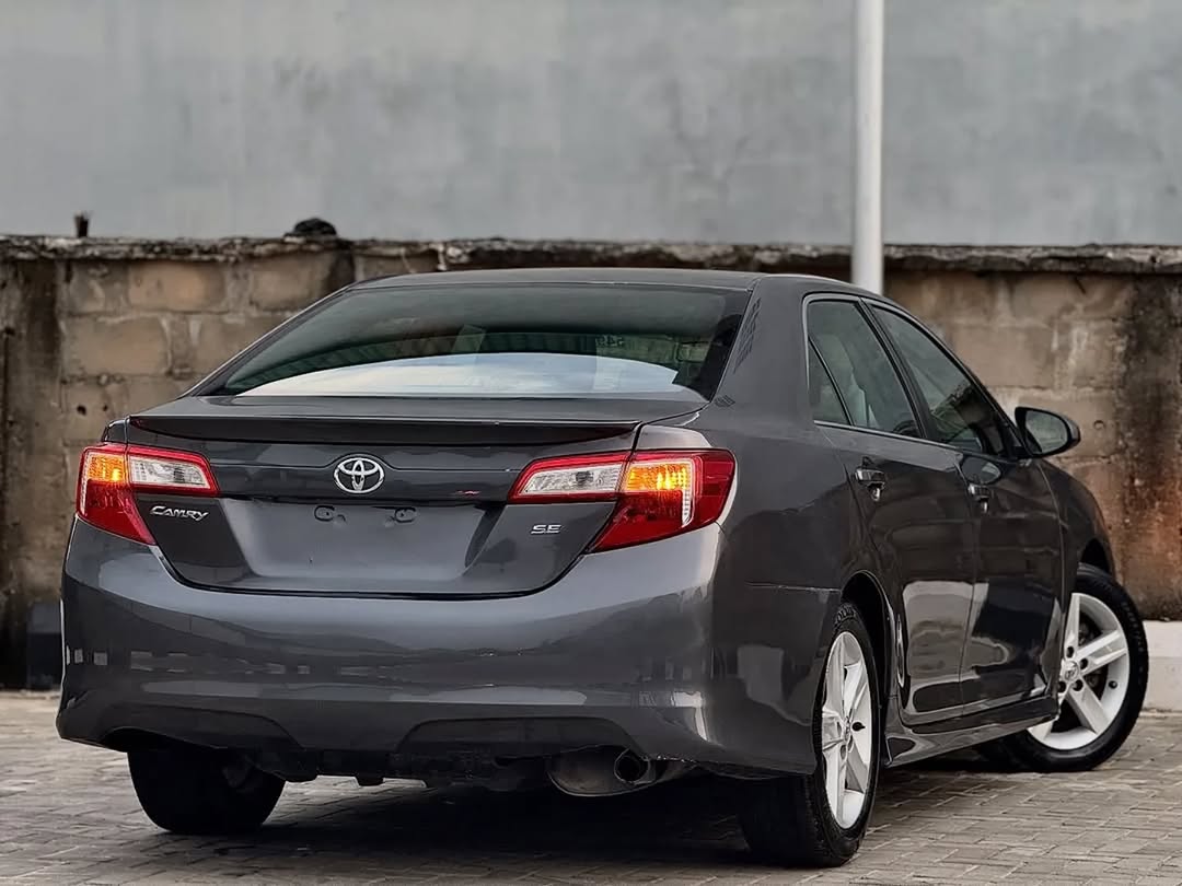 Sporty 2014 Camry SE: Unbeatable Toyota Durability Meets Thrills