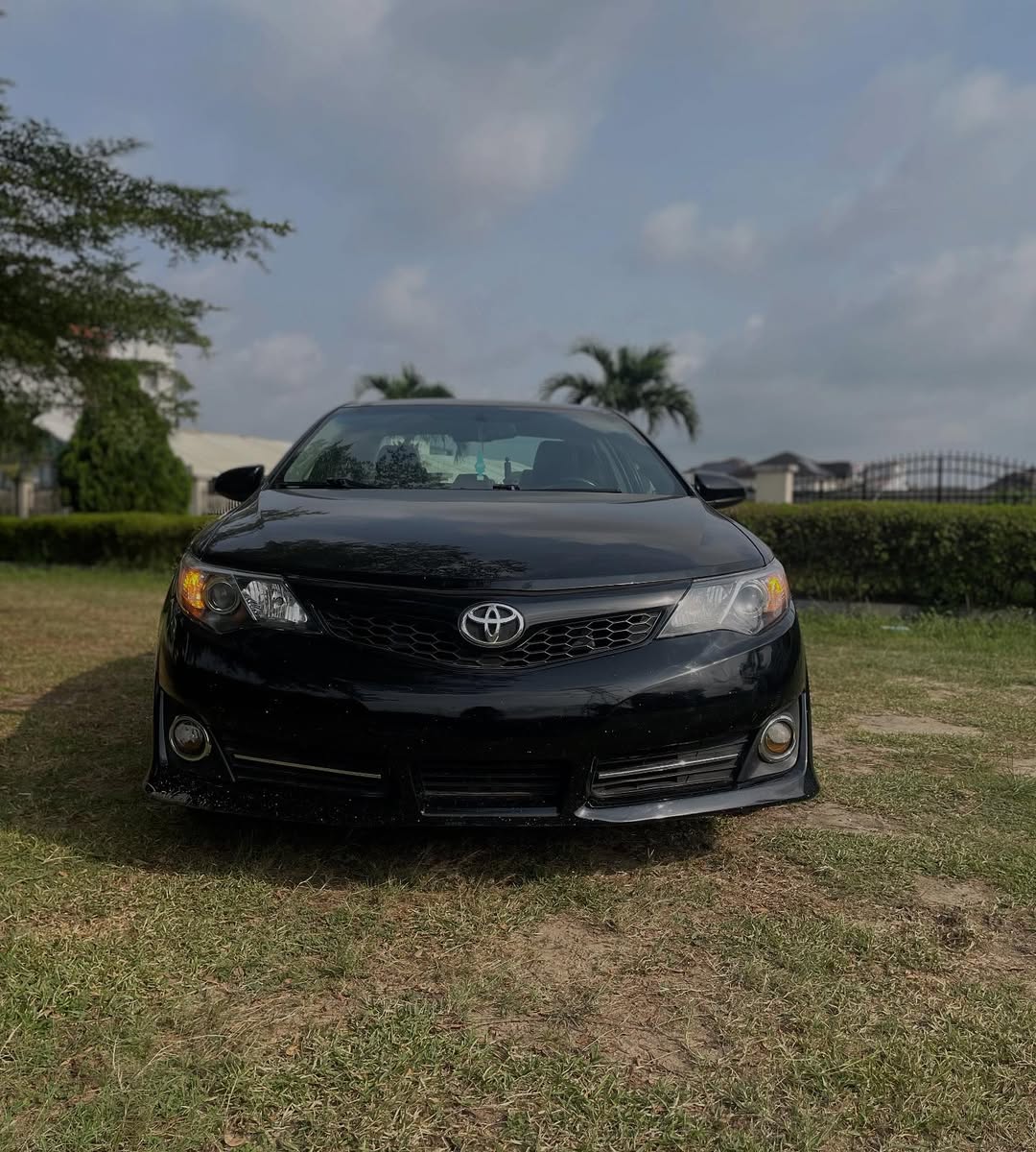 2012 Camry SE: Sunroof & Reverse Camry—Just Imported!