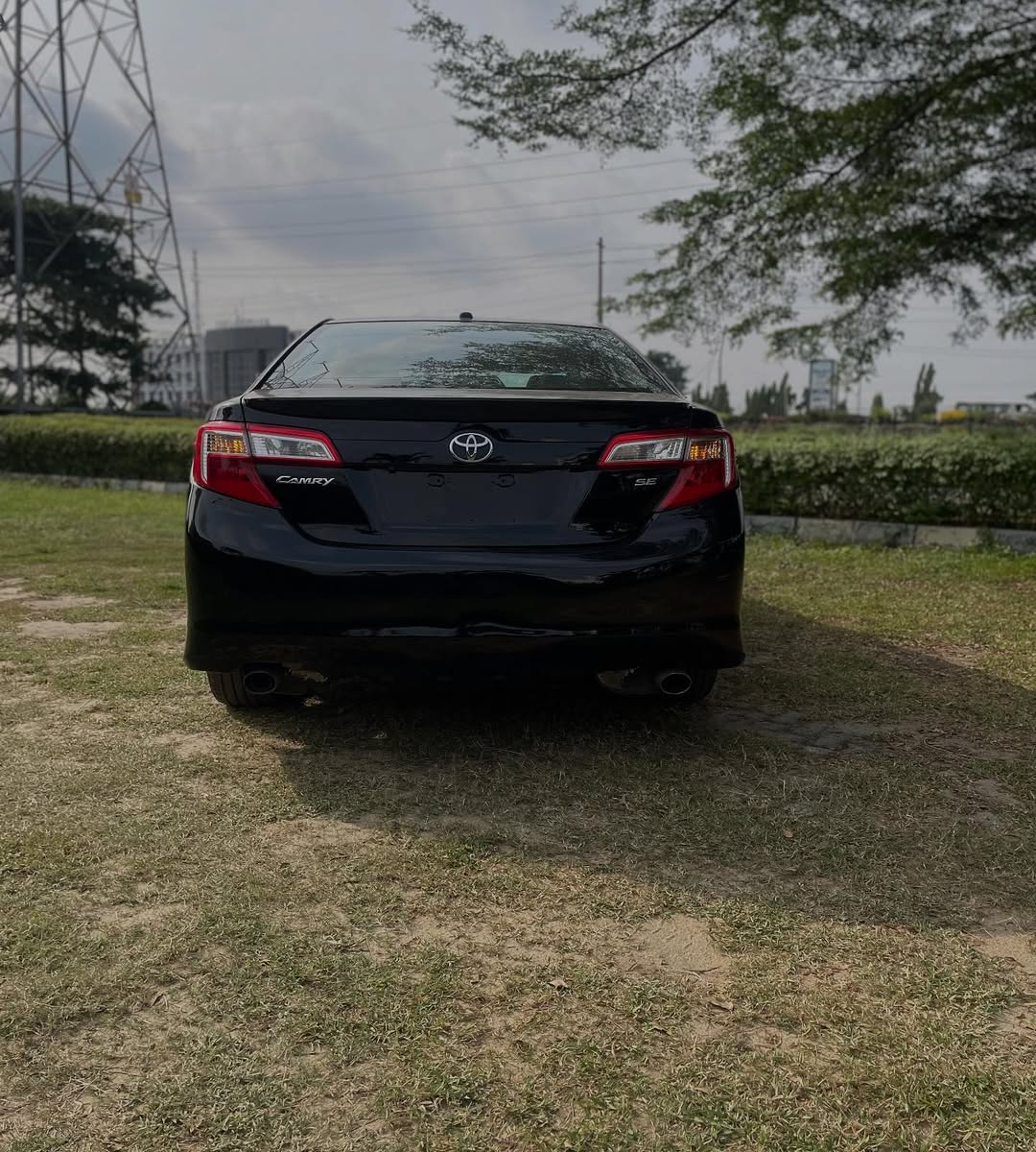 2012 Camry SE: Sunroof & Reverse Camry—Just Imported!