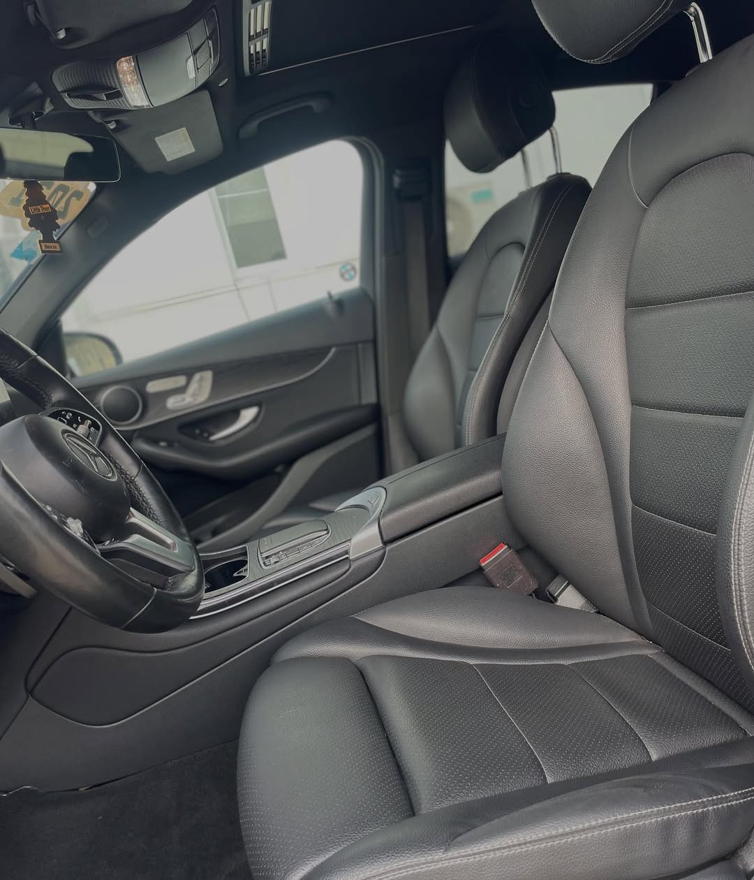 2022 Mercedes GLC300 Coupe: Luxury AWD, Sunroof & Tech