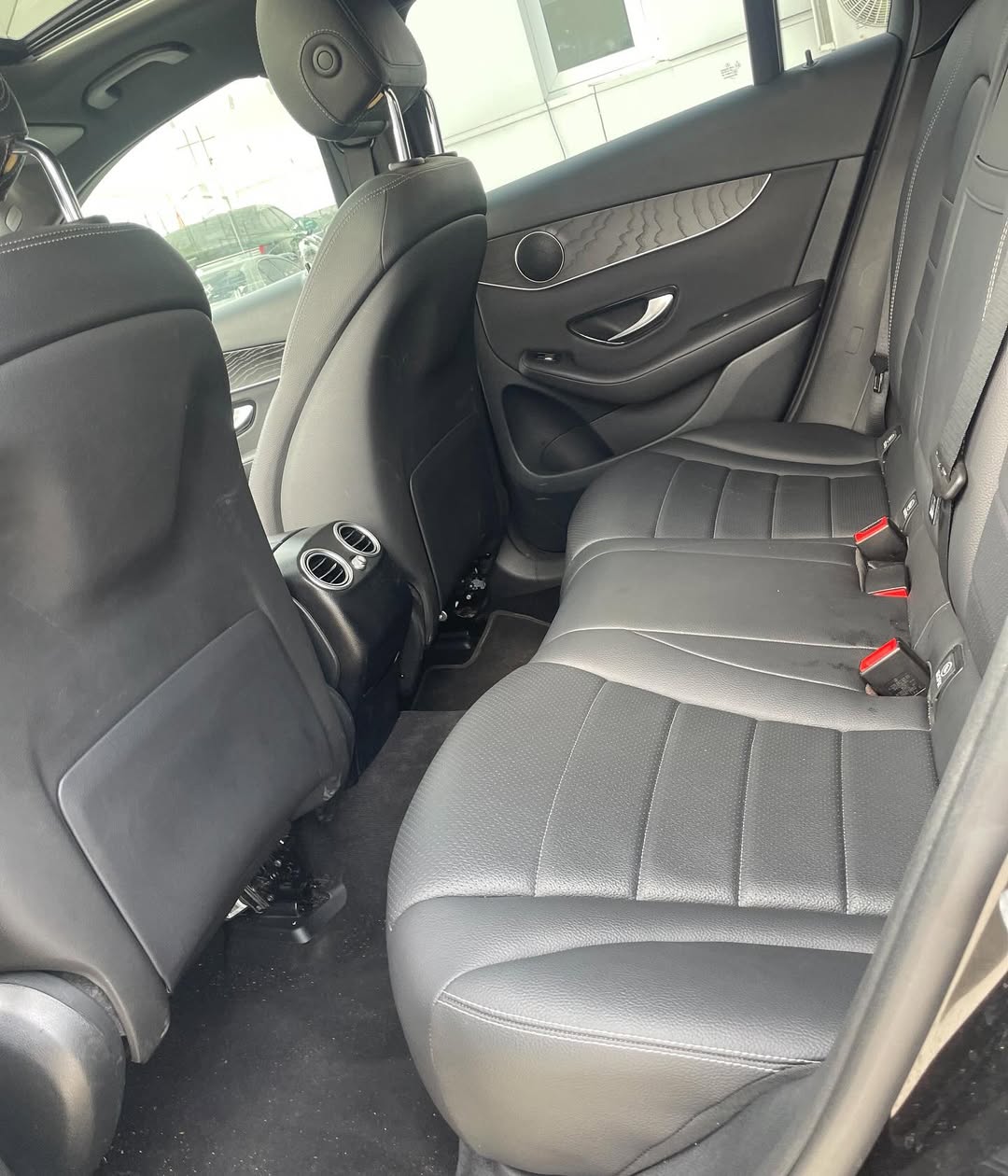 2022 Mercedes GLC300 Coupe: Luxury AWD, Sunroof & Tech