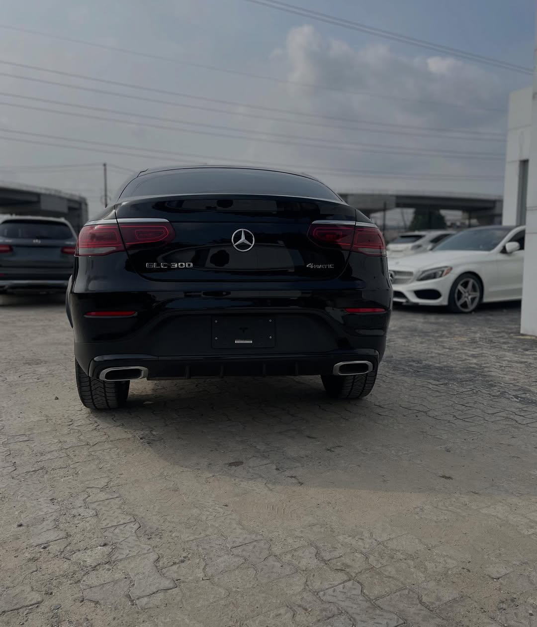 2022 Mercedes GLC300 Coupe: Luxury AWD, Sunroof & Tech