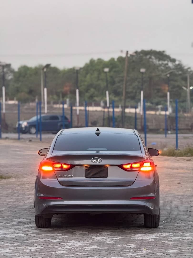 2018 Hyundai Elantra: Premium Ride, ₦14M