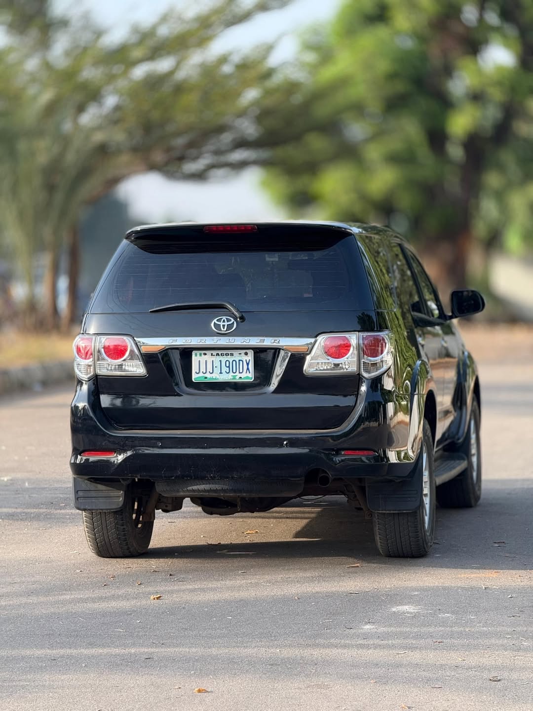 2015 Toyota Fortuner: Original Papers, 28M