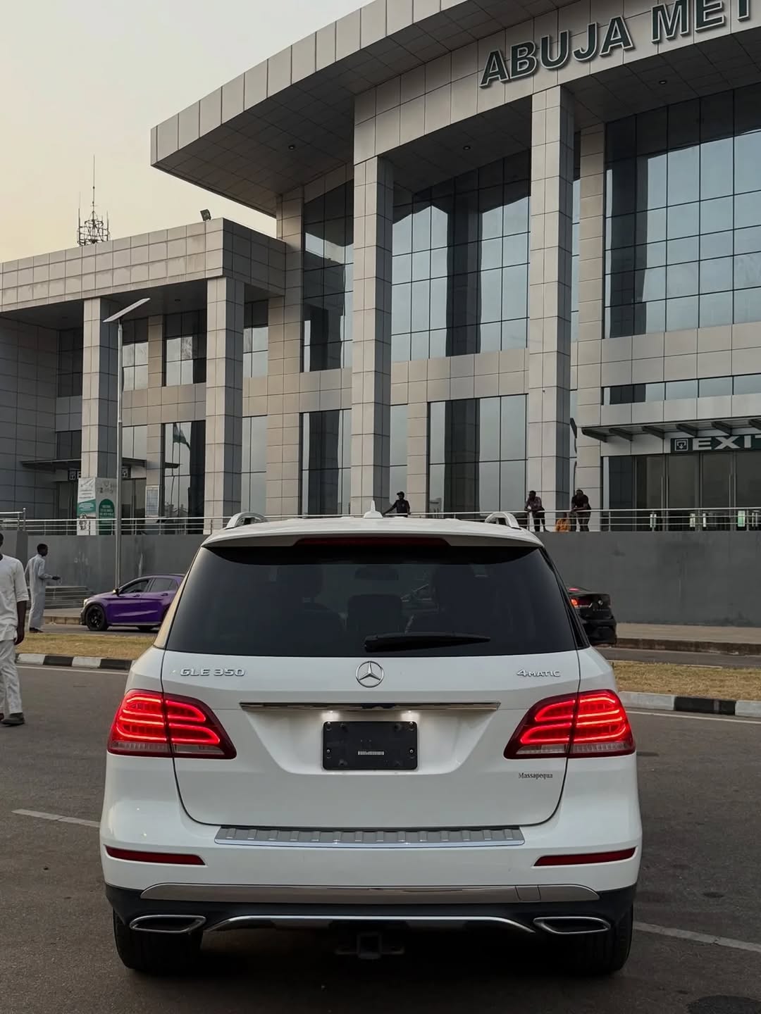 Commanding Luxury: 2016 Mercedes-Benz GLE 350