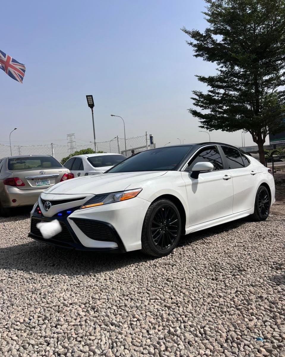 Unregistered 2018 Camry SE: Sport-Tuned & Spotless