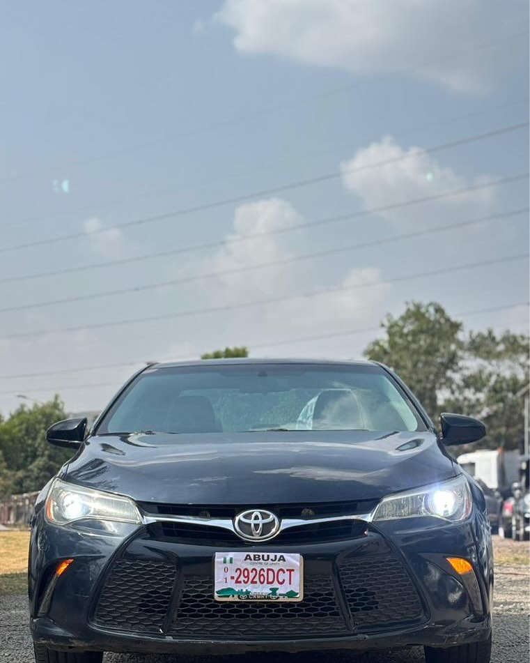 2015 Camry XSE: Sunroof, Reverse Cam & Docs ✅ – 12M