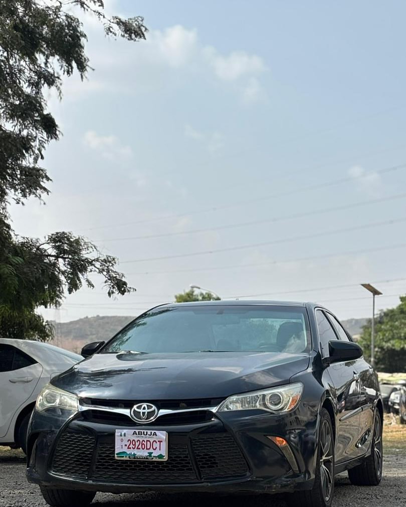 2015 Camry XSE: Sunroof, Reverse Cam & Docs ✅ – 12M