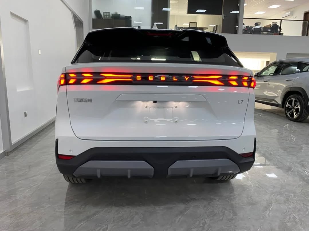 Unleash Dual Power: 2024 Geely Galaxy L7