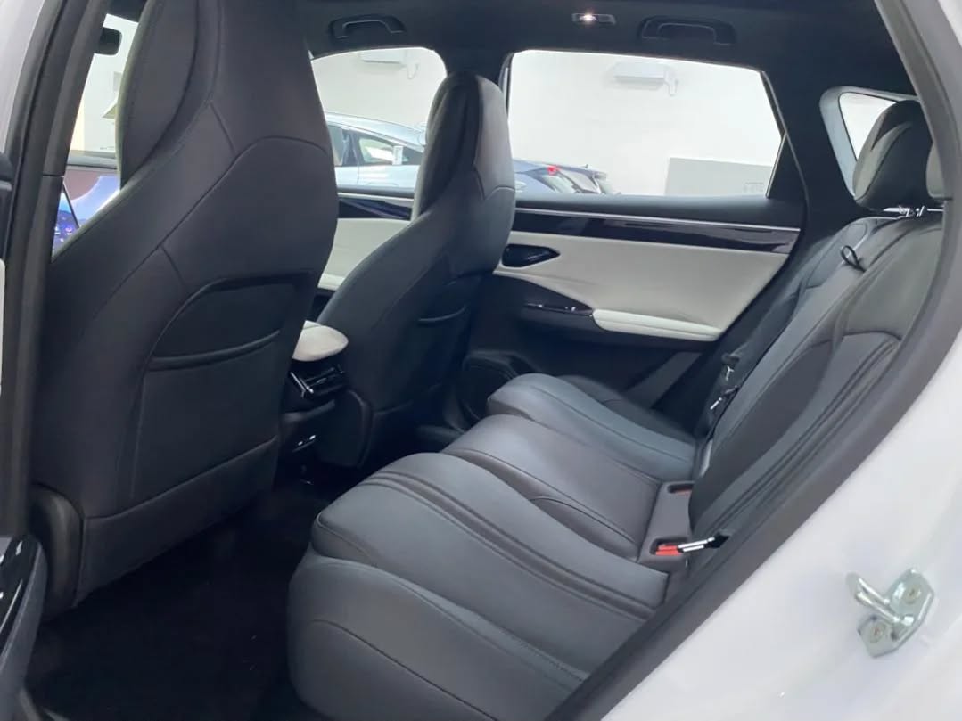 Unleash Dual Power: 2024 Geely Galaxy L7