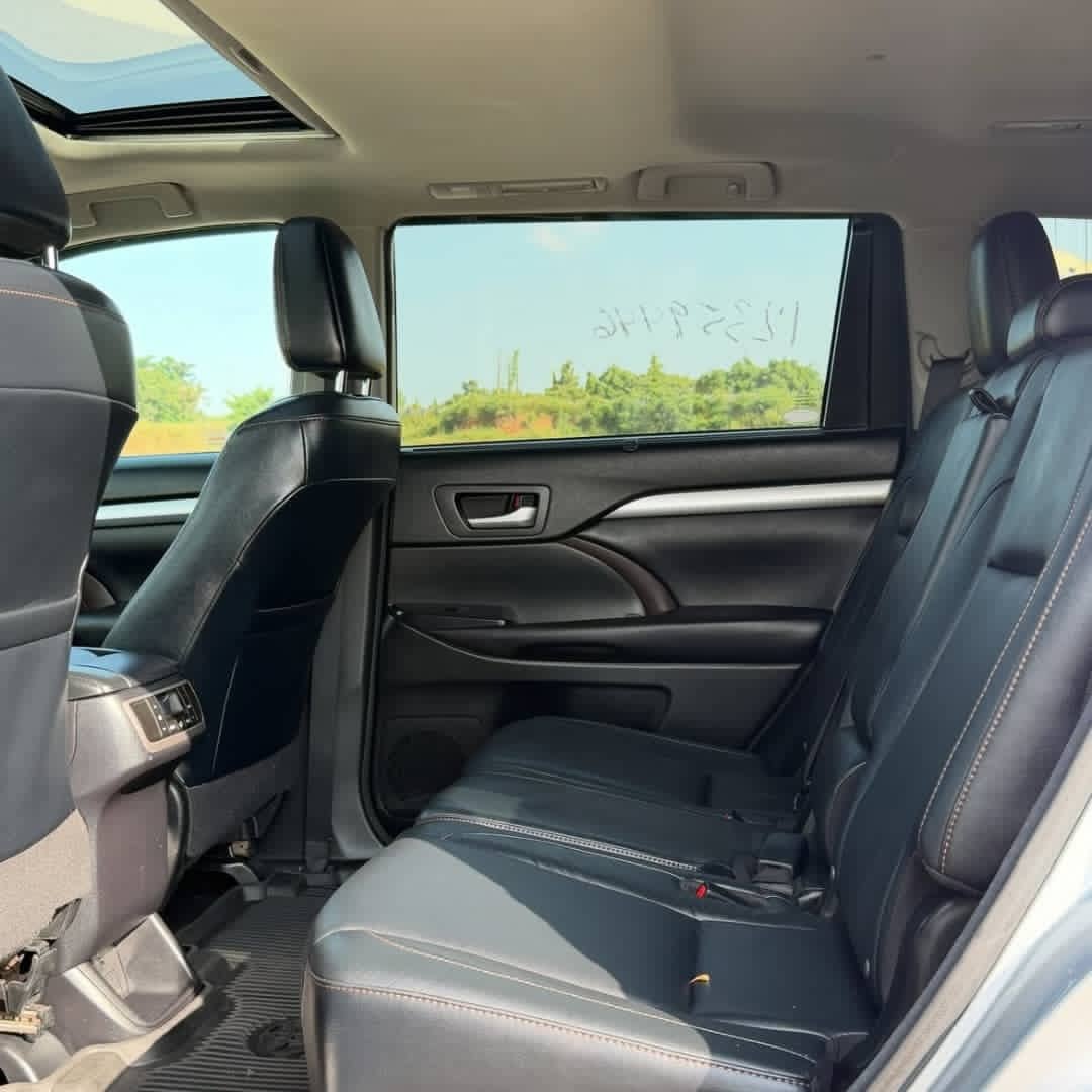 2017 Toyota Highlander XLE: Perfect & Panoramic